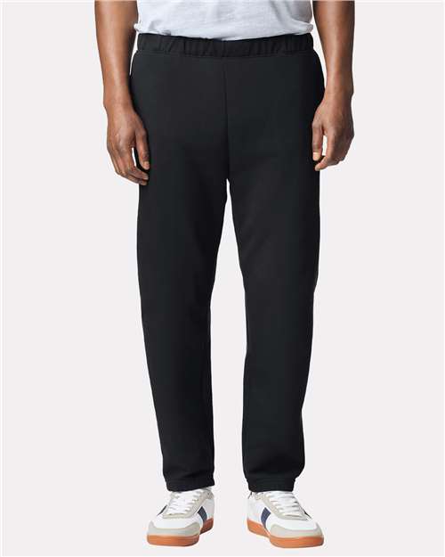 Gildan Unisex Softstyle® Midweight Pocket Sweatpants - Model Front