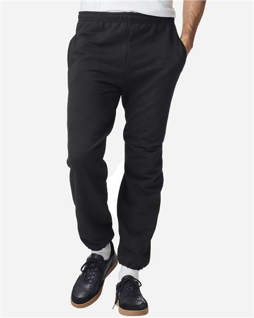 Gildan Unisex Heavy Blend™ Pocket Sweatpants - Model Front
