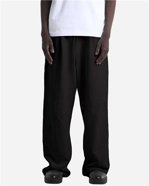 Unisex Garment-Dyed Pleated Fleece Pants - Black Front